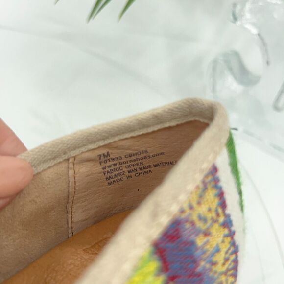 Born Women Abbee Ballet Flat Size 7 Striped Round Toe Shoe Multicolor Comfy - Picture 11 of 13